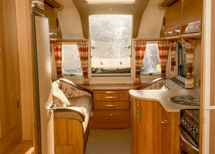Sundale Caravan Retreat 4 Berth - *
